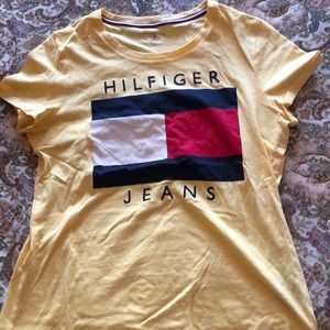 Tommy Hilfiger T shirt